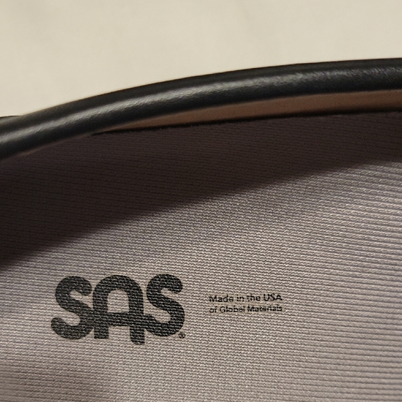 SAS Men's Classic Black Slip-On Loafers - Picture 2 of 9